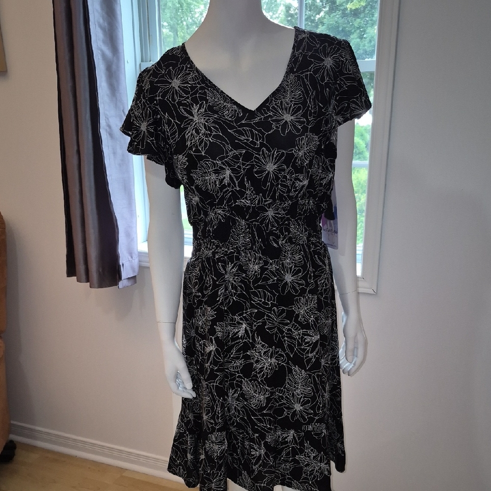 Chic Black Floral Mini Dress